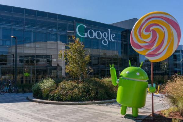 Hoofdkantoor van Google met Androidrobot